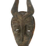 Zamble-Maske der Guro Elfenbeinküste, Holzmaske in Form eines Antilope… - photo 1