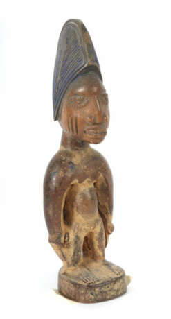 Ibeji-Figur der Yoruba Nigeria, Holzfigur, geschnitzt mit rundem Socke… - photo 1