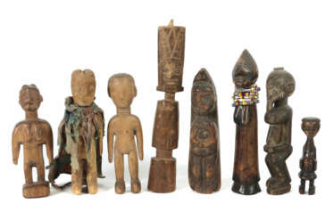 Acht afrikanische Schnitzfiguren Westafrika/Mali/Ghana, Dogon, Mossi, …