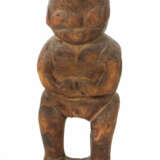 Standfigur mit Händen vor dem Nabel wohl Kamerun, Holz geschnitzt, wei… - photo 1