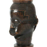 Palmweinbecher der Kuba DR Kongo, Holzbecher in Form eines Kopfes mit … - Foto 1