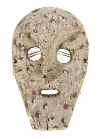 Maske der Lega DR Kongo, Holz, kaolinweißes Maskengesicht mit rotbraun… - Foto 1 Maske der Lega DR Kongo, Holz, kaolinweißes Maskengesicht mit rotbraun… - Foto 1