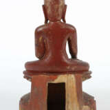 Buddha Burma, um 1900, Holz, rostrot farbig gefasst, partiell Reste ei… - photo 2