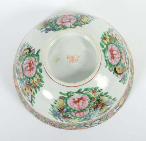 Schale China, 2. Hälfte 20. Jh., Porzellan, polychrome Aufglasurmalere… - Foto 3 Schale China, 2. Hälfte 20. Jh., Porzellan, polychrome Aufglasurmalere… - Foto 3