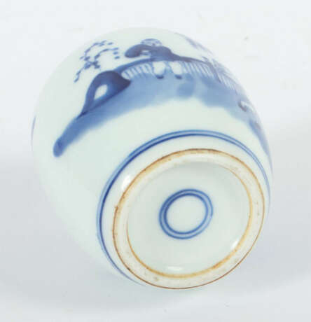 Miniaturvase China, Qing-Dynastie, Porzellan, blaue Unterglasurmalerei… - фото 3 Miniaturvase China, Qing-Dynastie, Porzellan, blaue Unterglasurmalerei… - фото 3