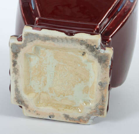 Vase China, Qing-Dynastie mit Yongzheng-Marke, Porzellan, ochsenblutfa… - фото 3 Vase China, Qing-Dynastie mit Yongzheng-Marke, Porzellan, ochsenblutfa… - фото 3