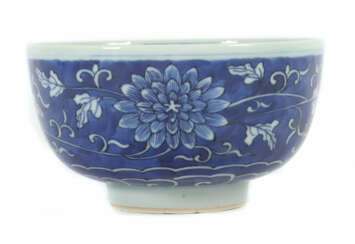 Reisschale China, Porzellan, blaue Unterglasurmalerei mit Lotusblüten …