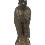 Daoistische Figur China, 17./18. Jh., Bronze, das partiell floral reli… - фото 1
