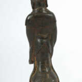 Daoistische Figur China, 17./18. Jh., Bronze, das partiell floral reli… - фото 2
