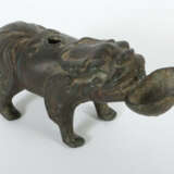 Fo-Hund als Öllampe China, um 1700, Bronze, vollrunde Ausführung, Hohl… - photo 2