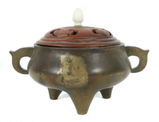 Weihrauchbrenner China, 19./20. Jh., Bronze, ca. 1900g, durchbrochen g… - photo 1 Weihrauchbrenner China, 19./20. Jh., Bronze, ca. 1900g, durchbrochen g… - photo 1