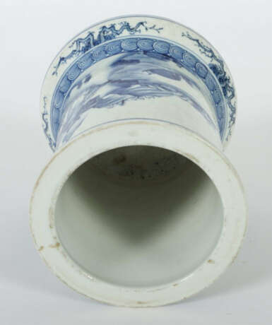 Pinselwascher China, 19. Jh., Daoguang-Ära, Weißporzellan mit blauer U… - photo 3 Pinselwascher China, 19. Jh., Daoguang-Ära, Weißporzellan mit blauer U… - photo 3