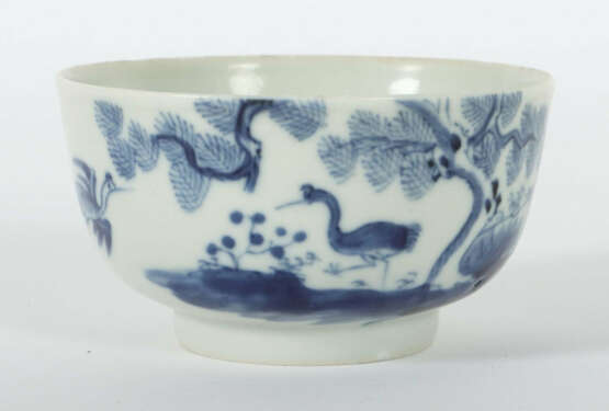 Kleine Schale China, 19. Jh., Qing-Dynastie, Weißporzellan, blaue Unte… - photo 1