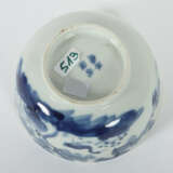 Kleine Schale China, 19. Jh., Qing-Dynastie, Weißporzellan, blaue Unte… - photo 3