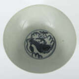 Schale China, Ming-Dynastie, 14.-17. Jh., Steingut, glasiert, Gefäß au… - Foto 2