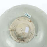 Schale China, Ming-Dynastie, 14.-17. Jh., Steingut, glasiert, Gefäß au… - Foto 3