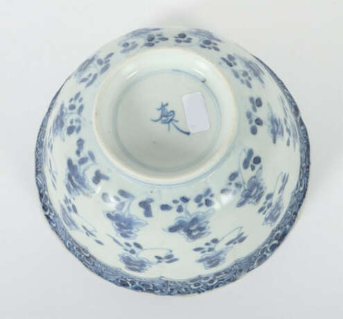 Reisschale China, Kangxi 1661 - 1722, Porzellan, Schalenwandung mit We… - Foto 3 Reisschale China, Kangxi 1661 - 1722, Porzellan, Schalenwandung mit We… - Foto 3