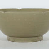 Schale mit Ritzdekor China, Five-Dynastie, 907 - 960, Yue-Ware, Kerami… - photo 1