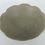 Schale in Blütenform China, Five-Dyanstie, 907 - 960, Yue-Ware, Kerami… - photo 2