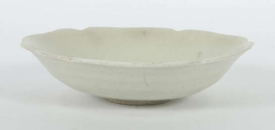 Schale in Blütenform China, Song-Dynastie, 960 - 1279, Keramik, beiger… - photo 1