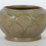 Vasengefäß China, Five-Dynastie 907 - 960, Yue-Keramik, graubrauner Sc… - photo 1