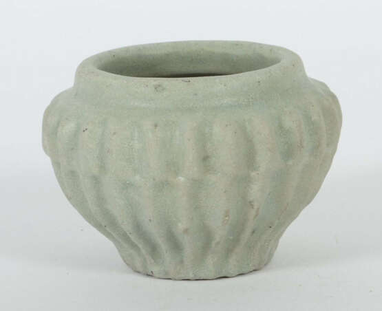 Rippenvase China, Song-Dynastie, 960 - 1279, Steingut, grauer Scherben… - photo 1 Rippenvase China, Song-Dynastie, 960 - 1279, Steingut, grauer Scherben… - photo 1