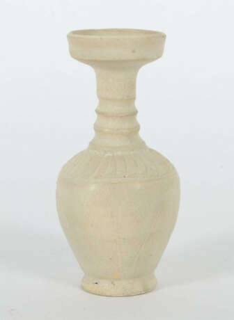 Rippenvase China, Song-Dynastie, 960 - 1279, Qinbei-Keramik, beige-wei… - photo 1 Rippenvase China, Song-Dynastie, 960 - 1279, Qinbei-Keramik, beige-wei… - photo 1