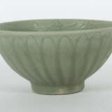 Seladon-Lotusschale China, Yuan-Dynastie, 1279 - 1368, Keramik, roter … - фото 1