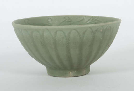 Seladon-Lotusschale China, Yuan-Dynastie, 1279 - 1368, Keramik, roter … - фото 1