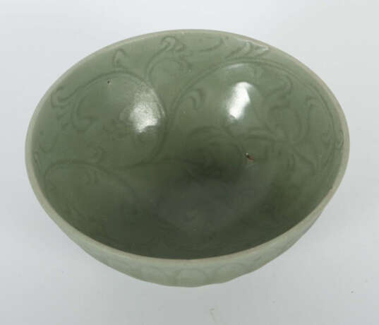 Seladon-Lotusschale China, Yuan-Dynastie, 1279 - 1368, Keramik, roter … - фото 2