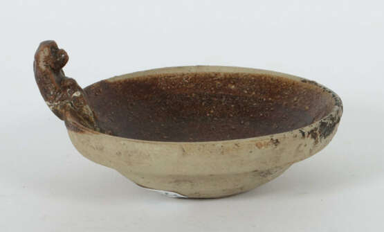 Fingerschale mit Affe China, Song-Dynastie, 960 - 1279, grobes Steinze… - photo 1 Fingerschale mit Affe China, Song-Dynastie, 960 - 1279, grobes Steinze… - photo 1