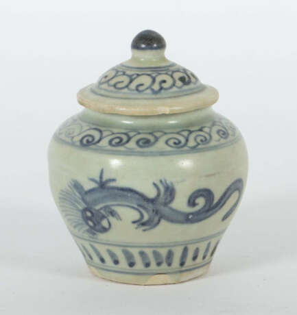 Kleine Deckelvase China, Ming-Dynastie, 1368 - 1644, Steingut, glasier… - photo 1 Kleine Deckelvase China, Ming-Dynastie, 1368 - 1644, Steingut, glasier… - photo 1