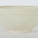 Blütenschale China, Song-Dynastie, 960 - 1279, Qingbei-Ware, weißer Sc… - photo 1