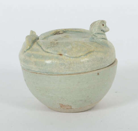 Deckeldose mit Ente China, Ming-Dynastie, 1368 - 1644, Steingut, zu 2/… - photo 1