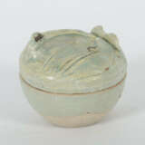 Deckeldose mit Ente China, Ming-Dynastie, 1368 - 1644, Steingut, zu 2/… - photo 2