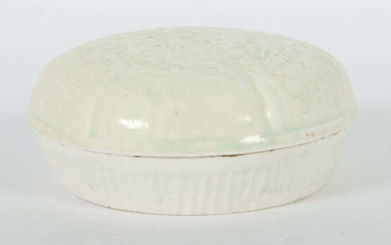 Deckeldose mit Blumenrelief China, Song-Dynastie, 960 - 1279, Feinstei… - photo 1