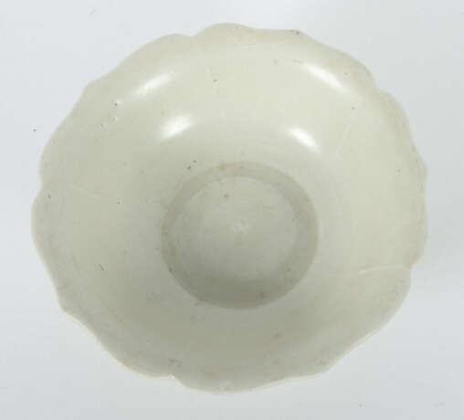 Blütenschale China, Song-Dynastie, 960 - 1279, Steingut, beige-weißer … - фото 2