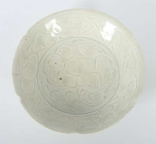 Blütenteller China, nördliche Song-Dynastie, 960 -1279, Feinsteinzeug,… - Foto 1