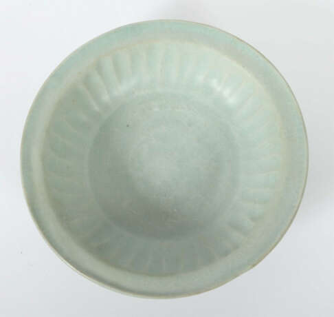 Longquan Seladon Chrysanthemen-Schale China, Song-Dynastie, 960 - 1279… - Foto 1