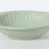 Longquan Seladon Chrysanthemen-Schale China, Song-Dynastie, 960 - 1279… - Foto 2