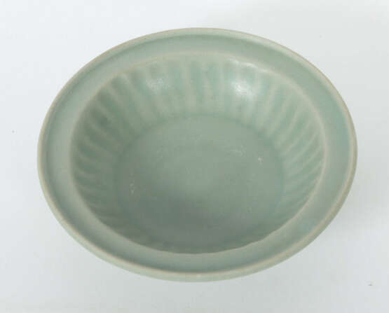 Lonquan-Schale China, Song-Dynastie, 960 - 1279, Keramik, grauer Scher… - Foto 1