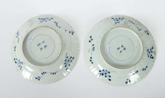 Paar Teller China, Kangxi-Periode, Qing-Dynastie, 1662 - 1722, Porzell… - Foto 2 Paar Teller China, Kangxi-Periode, Qing-Dynastie, 1662 - 1722, Porzell… - Foto 2