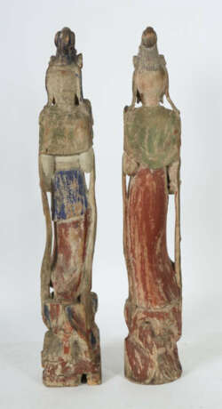 Paar große Guanyin-Figuren China, 19./20. Jh., Holz, geschnitzt, farbi… - Foto 3 Paar große Guanyin-Figuren China, 19./20. Jh., Holz, geschnitzt, farbi… - Foto 3