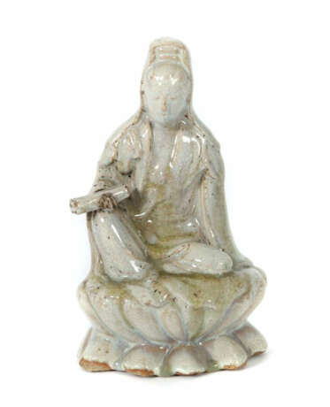 Sitzende Guanyin China, 19. Jh., Keramik, beiger Scherben, kristalline… - фото 1 Sitzende Guanyin China, 19. Jh., Keramik, beiger Scherben, kristalline… - фото 1