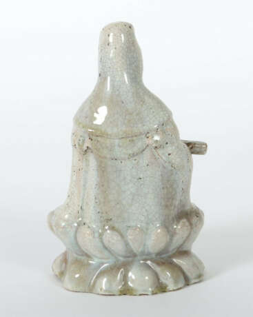 Sitzende Guanyin China, 19. Jh., Keramik, beiger Scherben, kristalline… - фото 2 Sitzende Guanyin China, 19. Jh., Keramik, beiger Scherben, kristalline… - фото 2