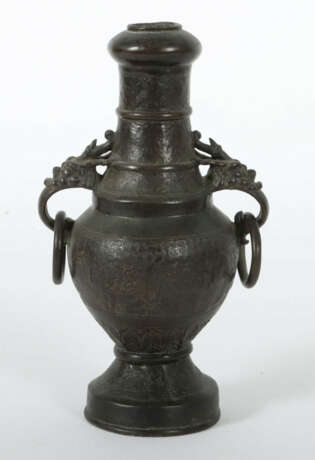 Drachenkopf-Henkelvase China, um 1800, Bronze, Balusterform, ornamenti… - photo 3