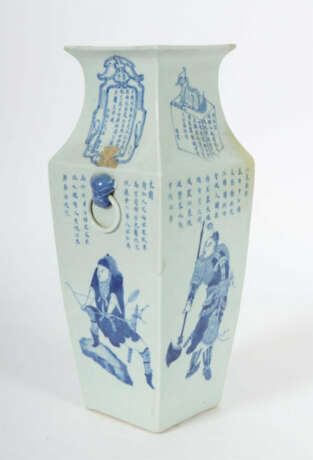 Vierkantvase China, 18. Jh., Weißporzellan mit Blaumalerei, Unterglasu… - фото 2