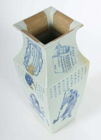 Vierkantvase China, 18. Jh., Weißporzellan mit Blaumalerei, Unterglasu… - фото 3