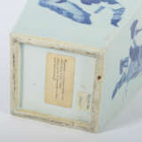Vierkantvase China, 18. Jh., Weißporzellan mit Blaumalerei, Unterglasu… - фото 4