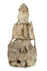 Guanyin China, 18./19. Jh., Holz, vollplastisch geschnitzt, Reste eine…